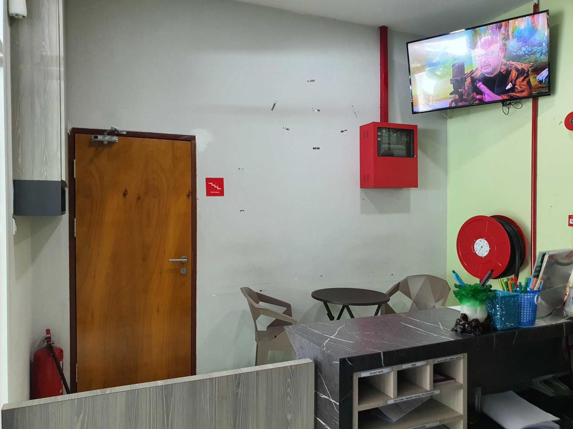 Oyo 91053 Signature Inn Miri Exterior photo